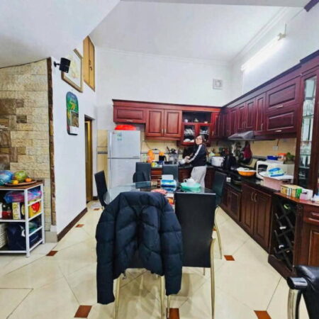????Cách 1 Nhà Ra Ô Tô, Vị Trí Siêu Đẹp. Nhà Dân Xây Khung Cột Chắc Chắn , Khách Mua Về Lên Tầng ,