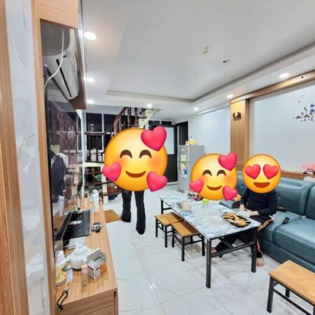 Bán nhà Tập thể Z gần ĐH Bách khoa, Kinh tế, Xây dựng 100m2. Giá: 4.3 tỷ