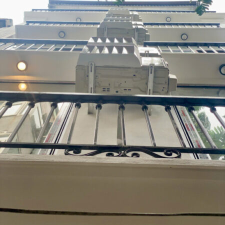 Bán CHDV dòng tiền 6 tầng x thang máy cực VIP tại Thanh Nhàn – HBT