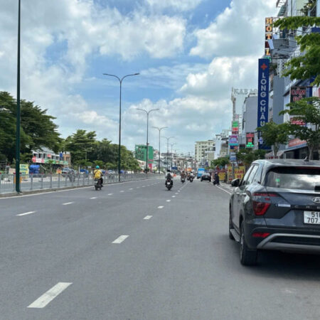 Bán nhà 5 tầng đẹp hẻm 364 Dương Quảng Hàm 70m2(4×17.5) khu phân lô vào ở ngay 12.9 tỷ.