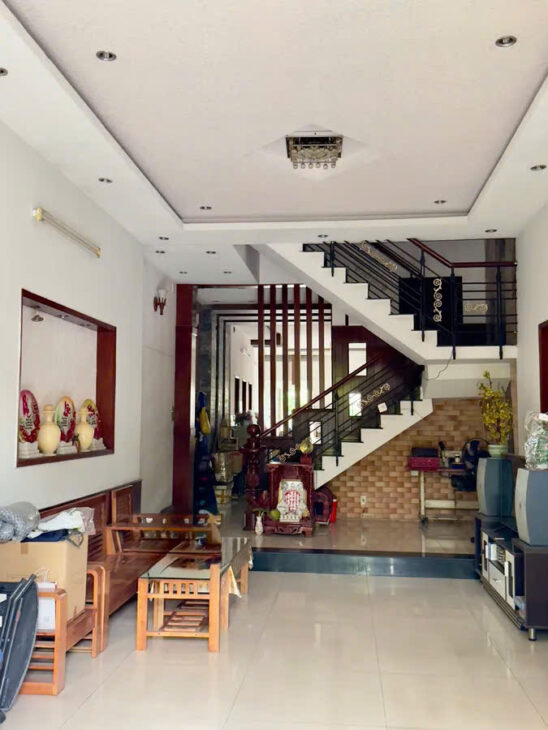 Bán nhà phố 3 tầng khu kinh doanh Hà Huy Giáp Q12 ngang 4.5m 99m2 sát Gò Vấp chỉ 9.8 tỷ.