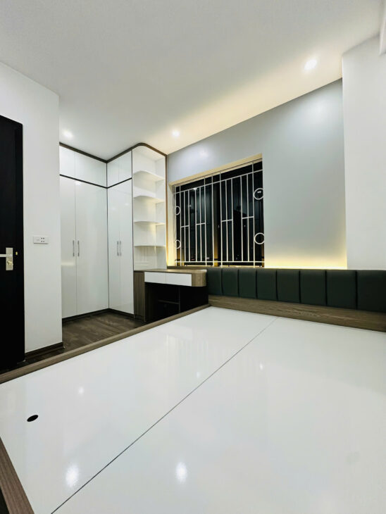 Bán căn hộ chung cư sổ đỏ CT4B-X2 Linh Đàm, full NT mới, 68m2, 2 ngủ, 4ty420
