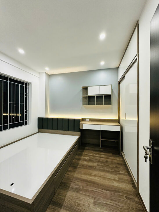 Bán căn hộ chung cư sổ đỏ CT4B-X2 Linh Đàm, full NT mới, 68m2, 2 ngủ, 4ty420