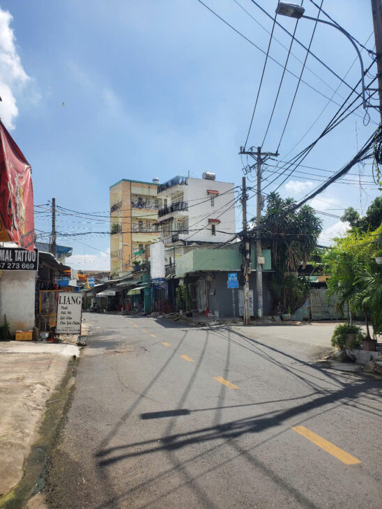 CẦN BÁN MẶT TIỀN KINH DOANH ĐƯỜNG 385, LÊ VĂN VIỆT, GIÁ 3,x TỶ