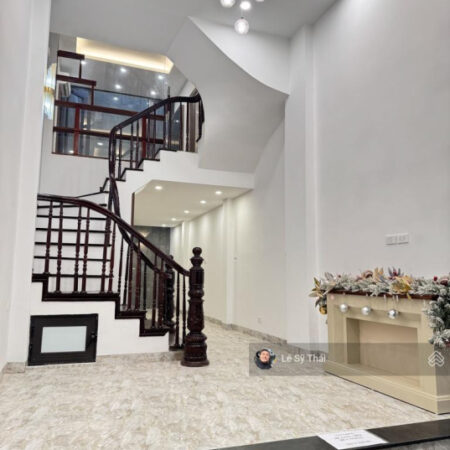 Bán nhà Đại Từ đẹp, DT 45m2 x 5T, giá 7.48 tỷ, nhà đẹp, ở luôn, ngõ rộng, 10m ra đường chính, SĐCC