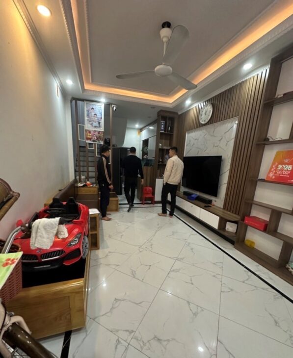 BÁN NHÀ KIM GIANG, HOÀNG MAI, MẶT NGÕ BA GÁC PHI- 5 NHÀ RA PHỐ, 30M2- 7.7TỶ(CTL)