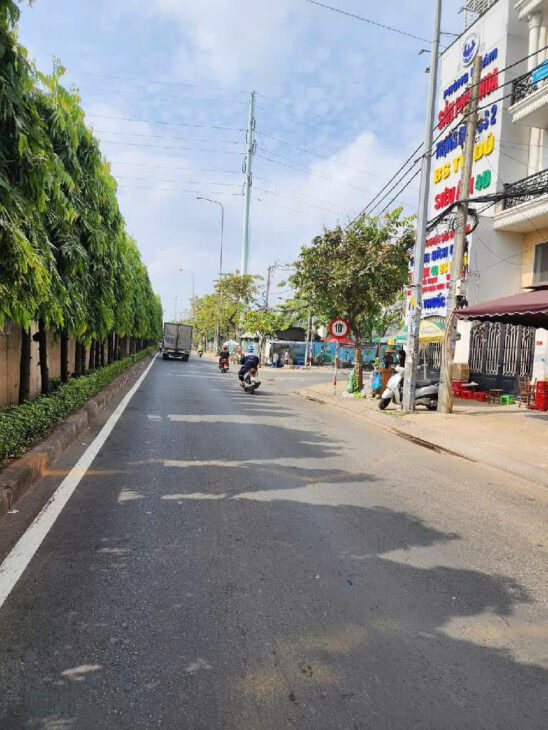 Bán nhà phố 3 tầng khu kinh doanh Hà Huy Giáp Q12 ngang 4.5m 99m2 sát Gò Vấp chỉ 9.8 tỷ.