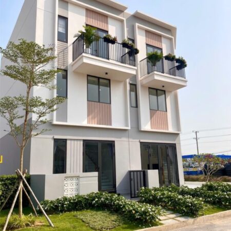 Chỉ 2,4 Tỷ – Sở Hữu Nhà Phố Ngay Trung Tâm TP. Mới Bình Dương