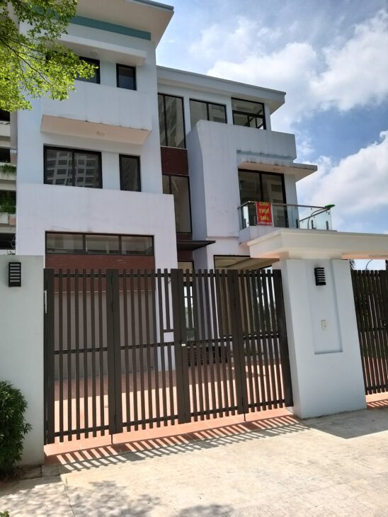 Cho thuê biệt thự Nhà ở Quốc Hội, Phùng Khoang, 210m2 4 tầng, thang máy