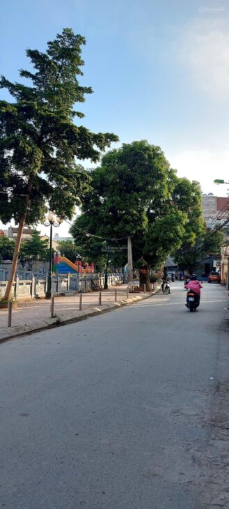NHÀ ĐẸP Ở NGAY – 5 TẦNG ĐƯỜNG 422 – 4.5 TỶ – VỊ TRÍ VÀNG, TIỆN ÍCH BẠT NGÀN!