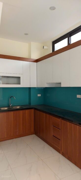 NHÀ ĐẸP Ở NGAY – 5 TẦNG ĐƯỜNG 422 – 4.5 TỶ – VỊ TRÍ VÀNG, TIỆN ÍCH BẠT NGÀN!