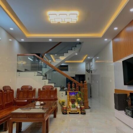 Bán nhà mặt phố Q.9, 105m2, 4 tầng, 6PN, 6 WC, sổ hồng. Giá chỉ 7.5 tỷ Bán nhà mặt phố Q.9, 105m2, 4 tầng, 6PN, 6 WC, sổ hồng. Giá chỉ 7.5 tỷ