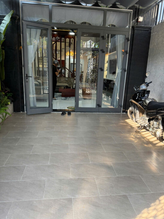 + Nhà 2,5 tầng Lê Kim Lăng, Trung Tâm Cẩm lệ, đường 7,5m lề 9m, gần Lê đại hành và sân bay.