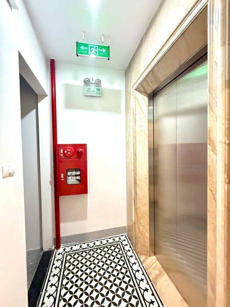 Chung cư mini quận Long Biên, 90m x 7 tầng, ôtô thông, PCCC cao cấp, dòng tiền 80tr/tháng