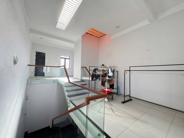 SIÊU PHẨM SIÊU RẺ! Nhà mới 3 tầng mặt tiền Lỗ Giáng, Hòa Xuân, dt 123m2, chỉ 5.2 tỷ