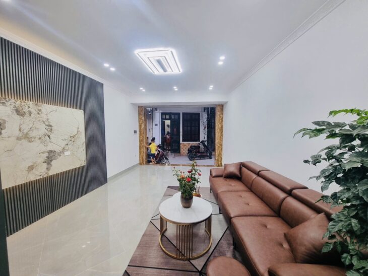 Nhà đẹp phố Vũ Tông Phan, lô góc, ô tô tránh, kinh doanh, 48m2, 5 tầng, 13.75 tỷ.