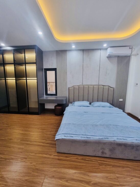 Nhà đẹp phố Vũ Tông Phan, lô góc, ô tô tránh, kinh doanh, 48m2, 5 tầng, 13.75 tỷ.