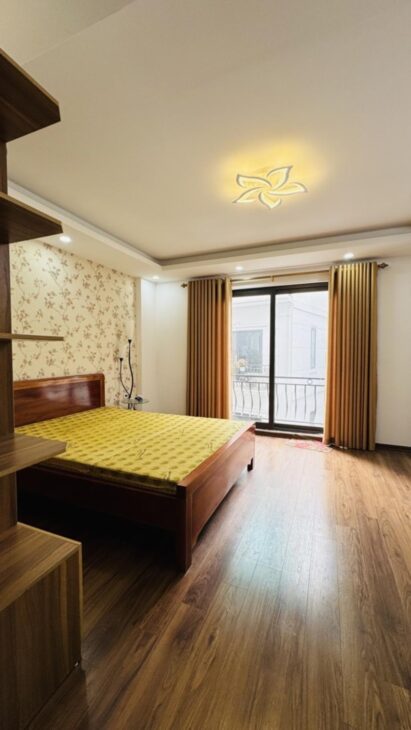 Nhà đẹp phố Vũ Tông Phan, lô góc, ngõ thông kinh doanh , ô tô vào nhà, 5 tầng 45m2, 12,5 tỷ.