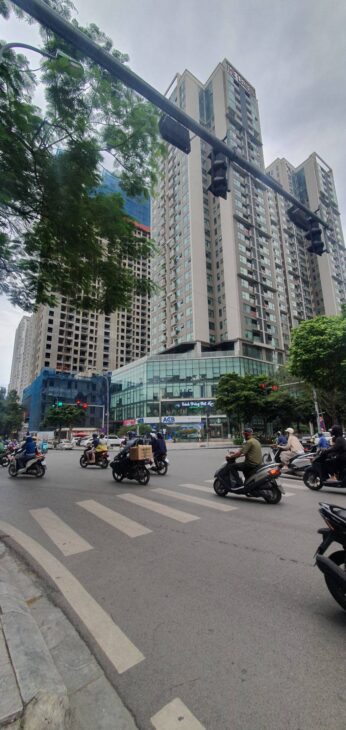 Bán chung cư 63 Ngụy Như Kon Tum, 76m2, 5.5tỷ đầy đủ nội thất