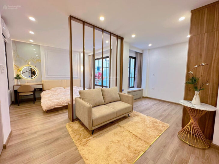 Bán nhà Hoàng Liệt DT 50m2 x 5 tầng, giá 7.8 tỷ, ngõ rộng, gần đường, đẹp, ở luôn