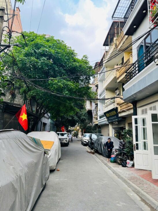 BÁN NHÀ ÁI MỘ 18 tỷ 55m CÓ VỈA HÈ,Ô TÔ ĐỖ CỬA,LONG BIÊN HÀ NỘI