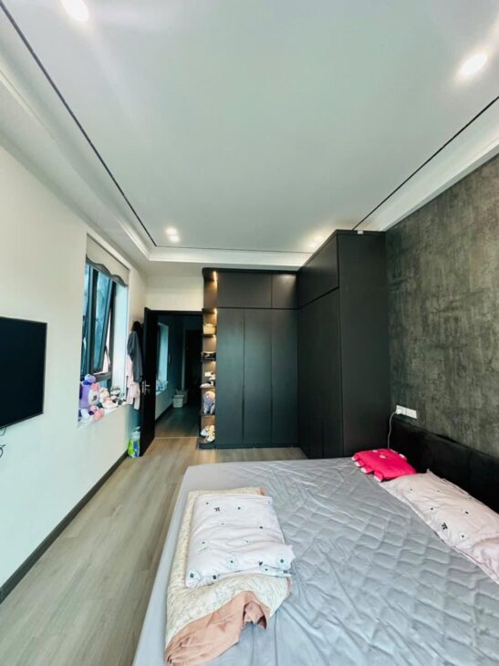 BÁN NHÀ ÁI MỘ 18 tỷ 55m CÓ VỈA HÈ,Ô TÔ ĐỖ CỬA,LONG BIÊN HÀ NỘI