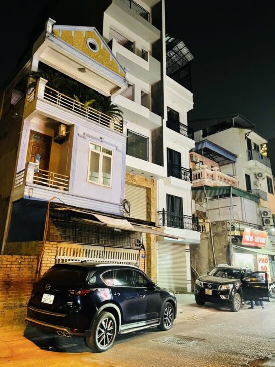 BÁN NHÀ NGỌC LÂM 32 tỷ 95m VỈA HÈ 3 Ô TÔ TRÁNH,HAI MẶT NGÕ,LONG BIÊN