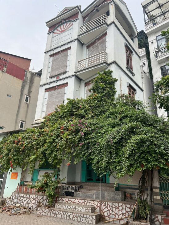 MẶT PHỐ LÝ SƠN 11 tỷ 45m MẶT TIỀN 6.5m,VỈA HÈ KINH DOANH LONG BIÊN