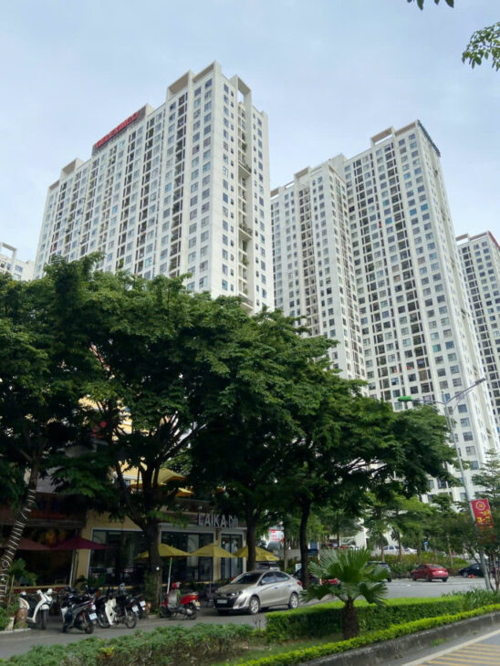 Siêu phẩm View hồ Trần Duy Hưng, ô tô vào Nhà 3 tầng, 125m², mặt tiền 8,2m- 40 tỷ