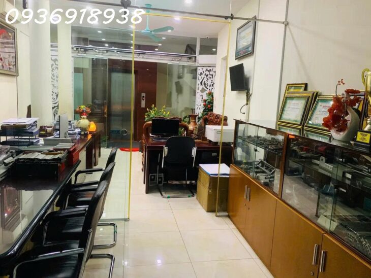 Chỉ 16.9 tỷ-6 tầng thang máy-lô góc-gara ô tô-cách mặt phố 1 nhà-Trần Duy Hưng, Cầu Giấy