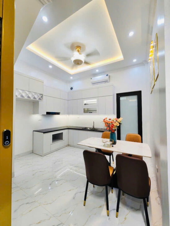 Siêu phẩm phân lô mới đét phố Thái Hà, Đống Đa, 43m2, 5 tầng thang máy, gara ô tô, giá 16.x tỷ