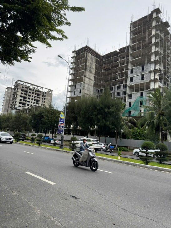+ Ngũ Hành Sơn,Toà khách sạn 6 tầng hiện đại, gần trung tâm Chính quận, đi bộ vài phút ra bãi tắm