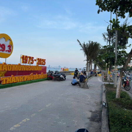 – Đất diện tích rộng, giá đầu tư, Biển Nguyễn Tất Thành, đối diện bãi tắm thanh khê.