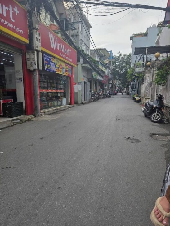 ????????????????????NHỈNH 11T – NHÀ 5T DÂN XÂY- Ô TÔ ĐỖ CỬA -BỒ ĐỀ-LONG BIÊN .