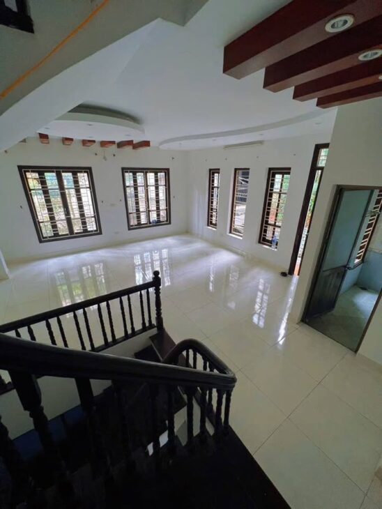 ????????????????????NHỈNH 11T – NHÀ 5T DÂN XÂY- Ô TÔ ĐỖ CỬA -BỒ ĐỀ-LONG BIÊN .