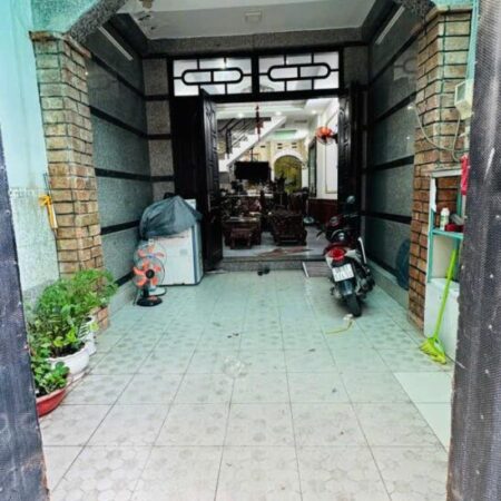 Bán Nhà Phường Tân Chánh Hiệp Quận12 , Nhà 4 Tầng: DT:( 4m x 17m ), Sổ Công Nhận 67m2