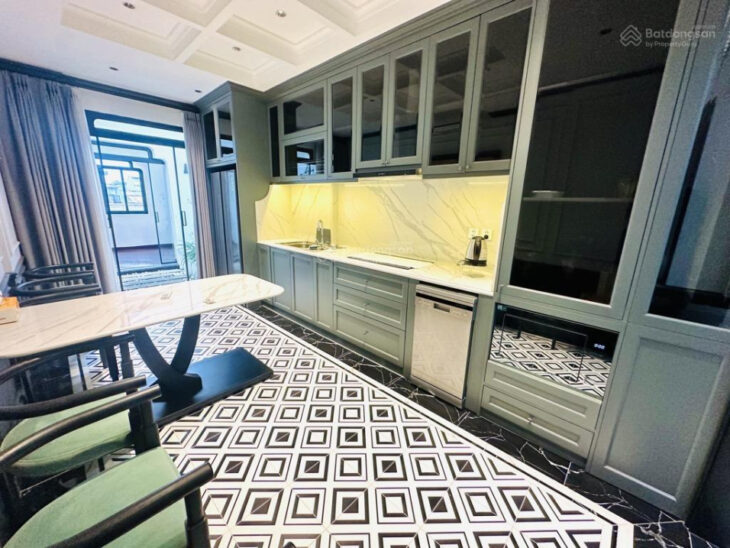 Bán nhà Kim Giang, DT 50m2x5T, giá 8.88 tỷ,nhà mới, full đồ,ở luôn, ngõ to,gần đường lớn