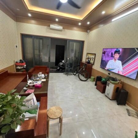 Bán nhà Vĩnh Phúc, Ba Đình, 45m2, 3 tầng, Mt 5m, chỉ 20 tỷ