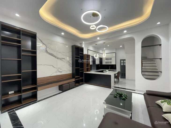 Bán nhà Đại Từ, DT 46m2 x 5 tầng, giá 7.38 tỷ, ngõ to, rộng, 10m ra đường chính, nhà đẹp, ở luôn