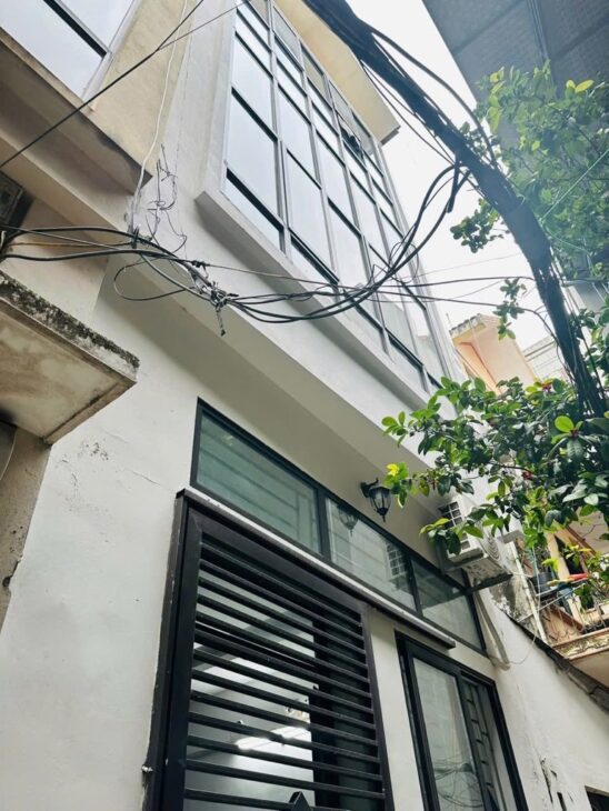 HOÀNG NGÂN – 45M2 – 10 TỶ – GẦN HỒ THOÁNG MÁT – NGÕ THÔNG RỘNG RÃI – Ô TÔ ĐỖ CỬA