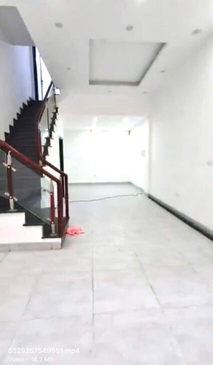 HOÀNG NGÂN – 45M2 – 10 TỶ – GẦN HỒ THOÁNG MÁT – NGÕ THÔNG RỘNG RÃI – Ô TÔ ĐỖ CỬA