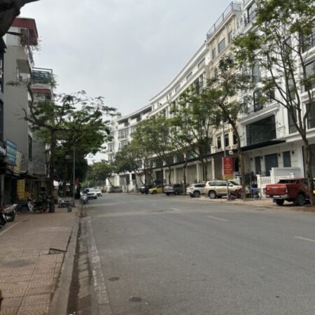 HOÀNG NHƯ TIẾP 25 tỷ 110m Ô TÔ TRÁNH KINH DOANH CHO THUÊ ĐỈNH,LONG BIÊN