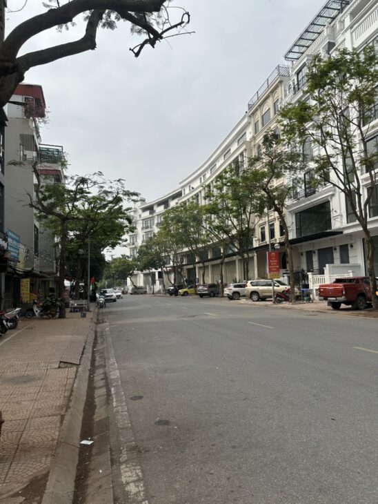 HOÀNG NHƯ TIẾP 25 tỷ 110m Ô TÔ TRÁNH KINH DOANH CHO THUÊ ĐỈNH,LONG BIÊN