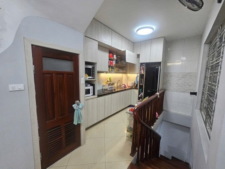 Bán nhà Hoàng Hoa Thám, Ba Đình, lô góc, ngõ thông 3 gác, 30m2, 5 tầng, chỉ 9.4 tỷ