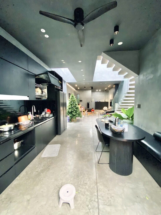 Nhà lầu ven Sông HXH TL37 siêu đẹp 5x23m, 2 tầng, sân ôtô, tặng full nội thất xịn, hơn 7Tỷ