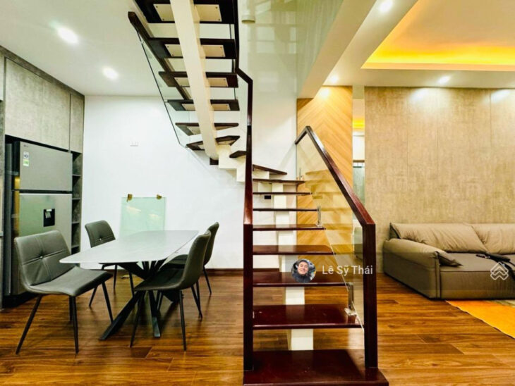 Bán nhà Đại Từ 50m2 x 5T, 10m ra phố, nhà đẹp, ở luôn, cực thoáng, giá 7.9 tỷ, SĐCC