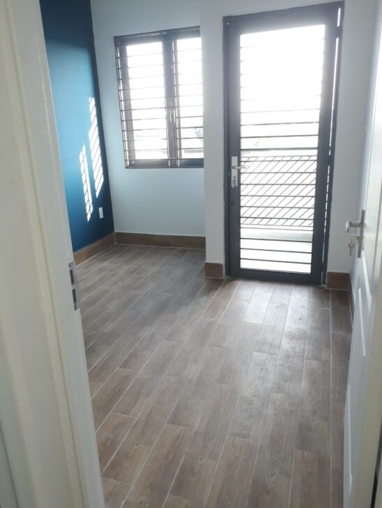 9. THẠNH LỘC 49- NHÀ SỔ HỒNG SONG SINH TO ĐÙNG: 80M2 và 60m2 . 2,39/căn nhỏ, 2,96 căn lớn