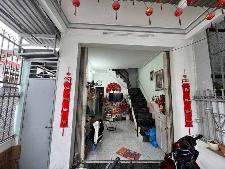 BÁN NHÀ CĂN GÓC 2 TẦNG HẺM HƯƠNG LÔ NGỌC HIỆP GIÁ 1TY9