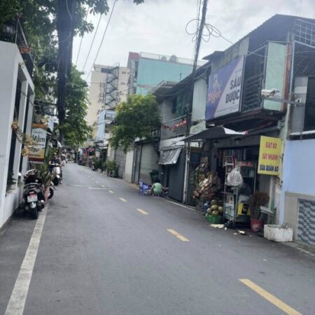 NHÀ RIÊNG – 3 TẦNG – DT: 4 x 18.4M(73.6M2) – NGUYỄN THỊ THẬP – QUẬN 7 – GIÁ 8.5 TỶ