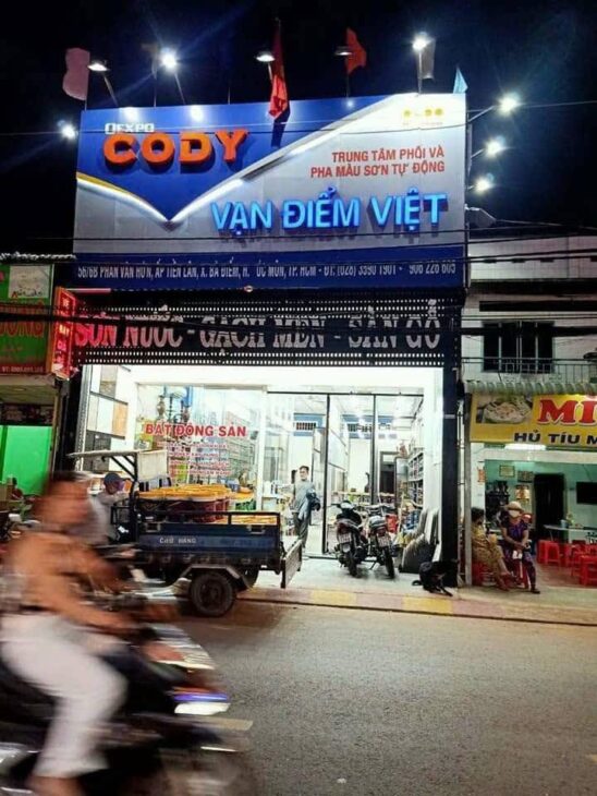 Bán nhà mặt tiền 6,5x35m giá 17 tỷ Đường Phan Văn Hớn